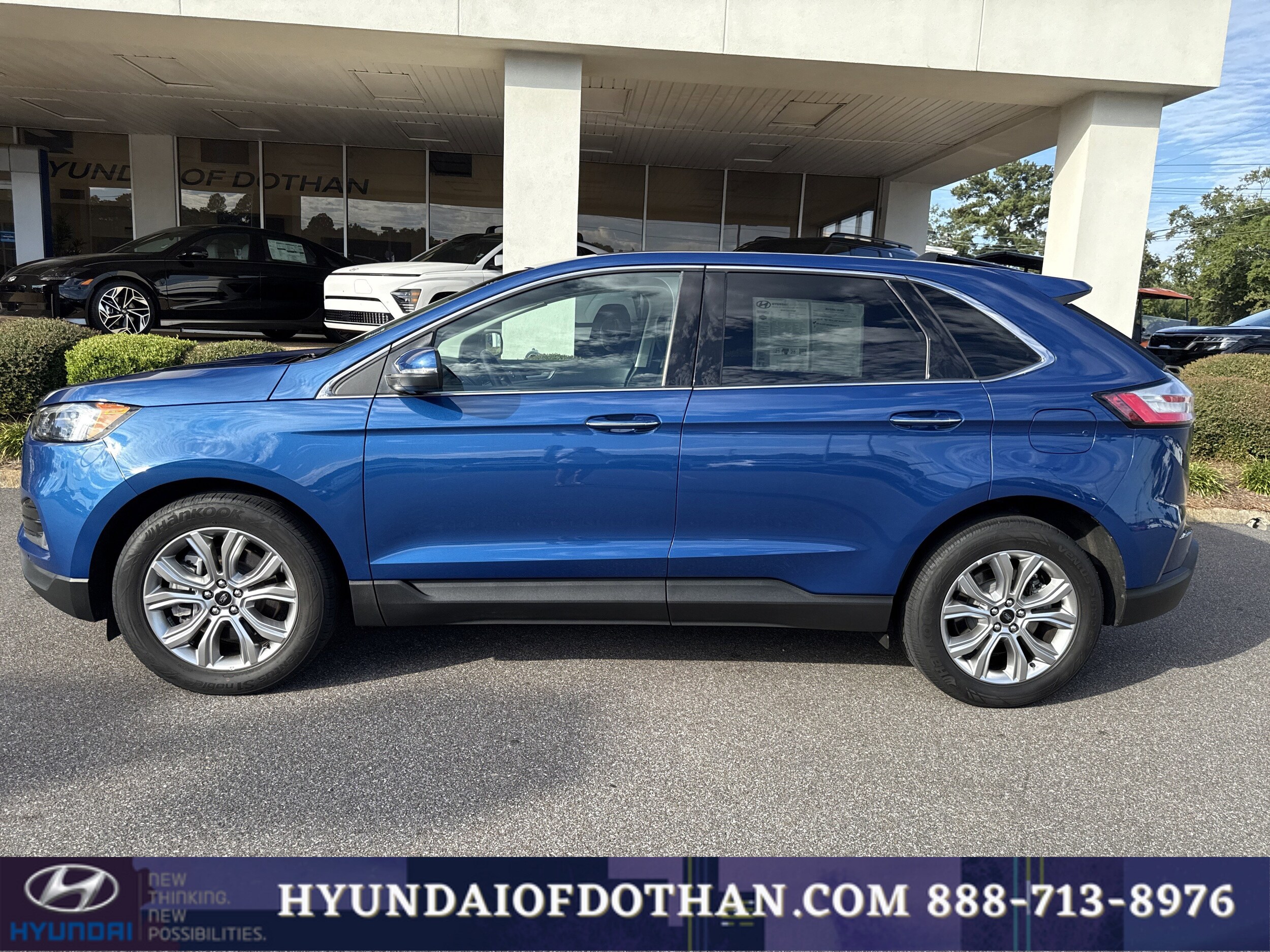 2024 Ford Edge Titanium photo 2