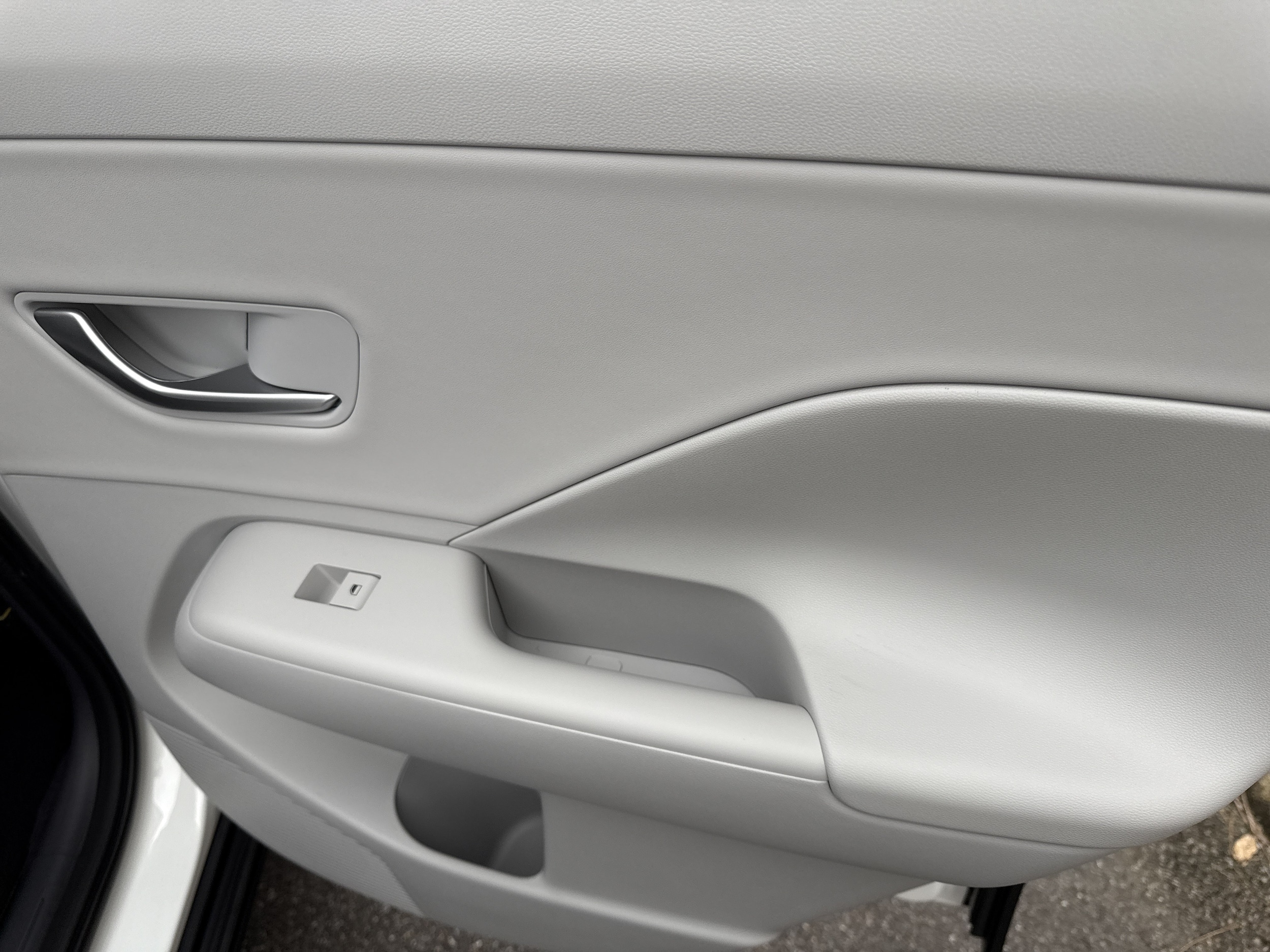 2026 Hyundai Kona Limited - Photo 14