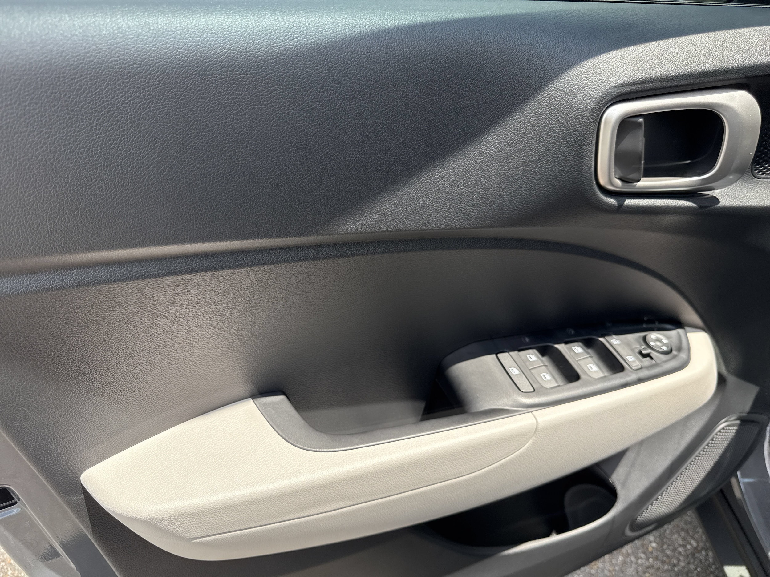 2025 Hyundai Venue SEL - Photo 7