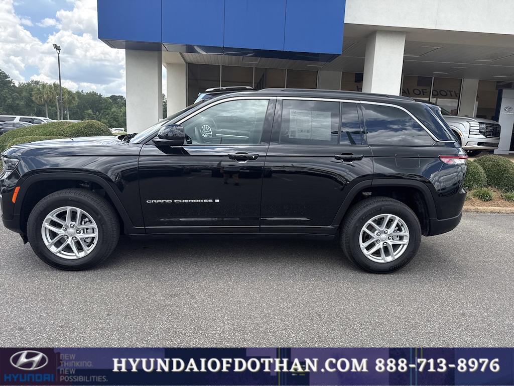Used 2025 Jeep Grand Cherokee Laredo SUV