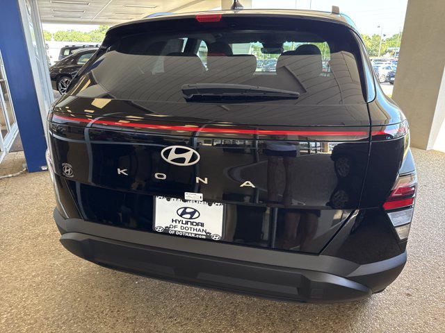 2026 Hyundai Kona SEL photo 2