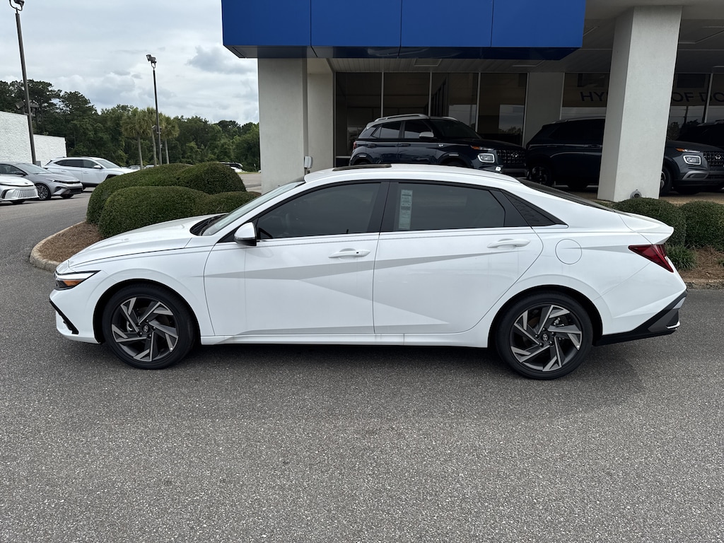 New 2026 Hyundai Elantra Limited Sedan