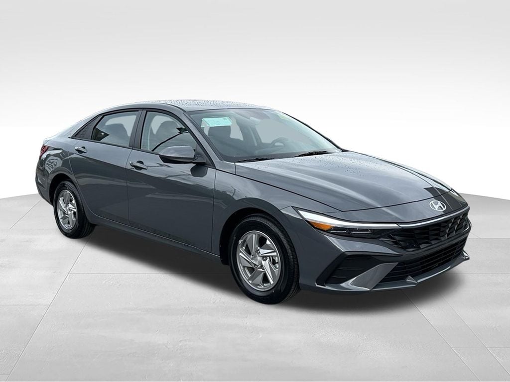 New 2026 Hyundai Elantra SE Sedan
