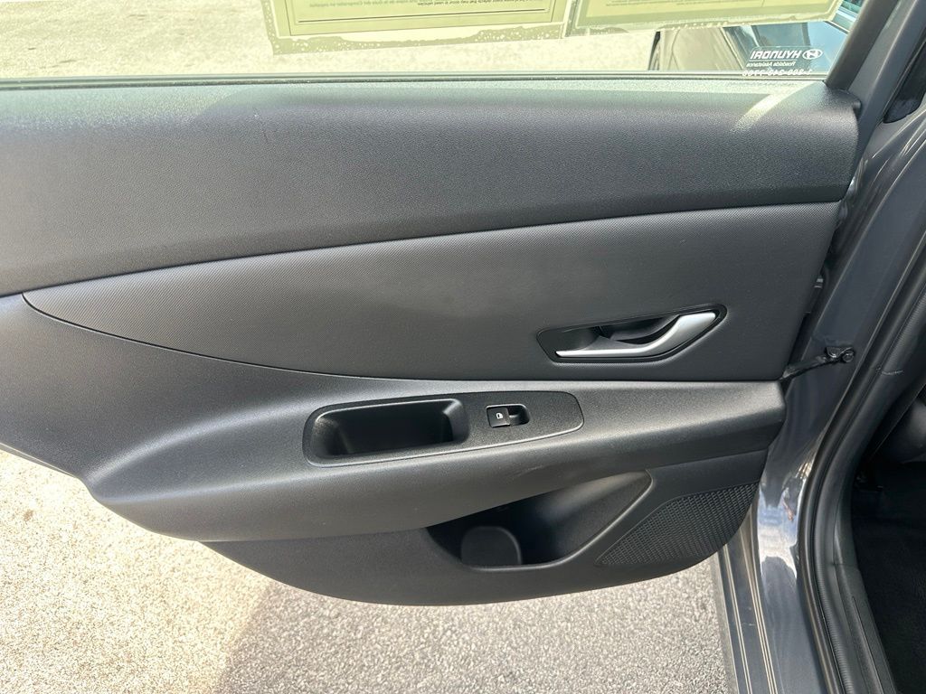 2024 Hyundai Elantra SEL - Photo 9