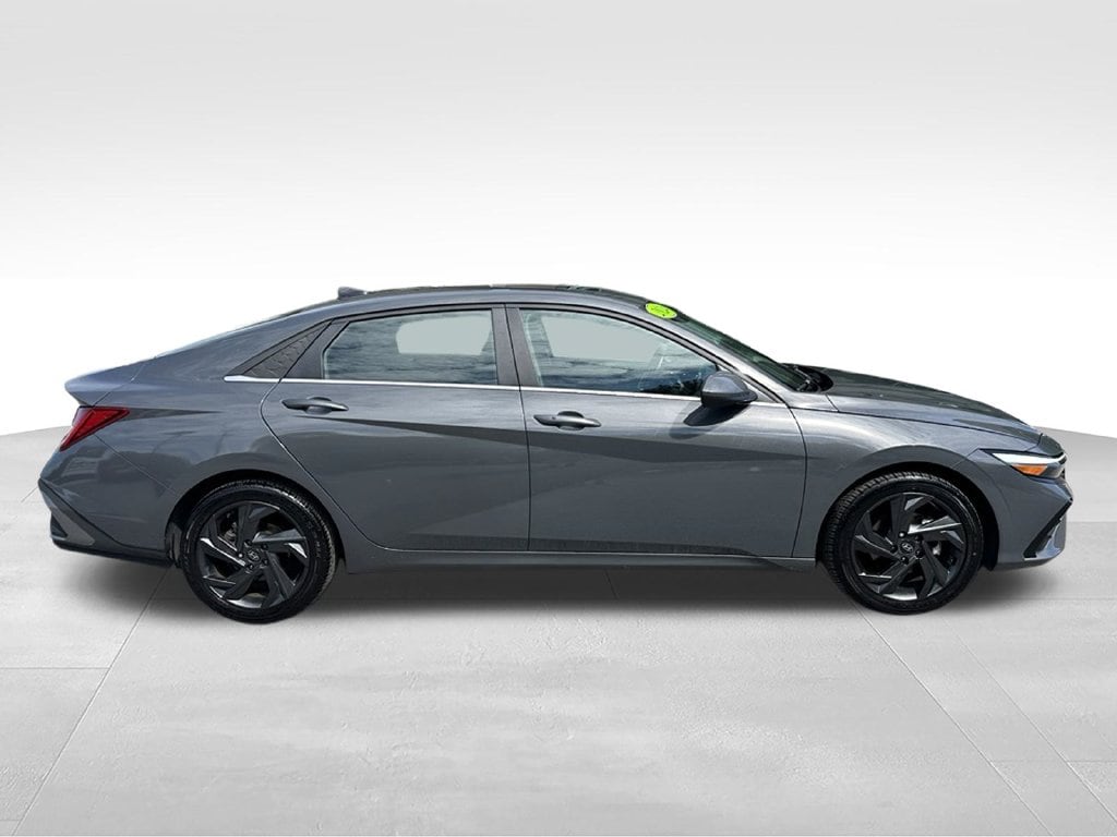 2024 Hyundai Elantra SEL - Photo 7