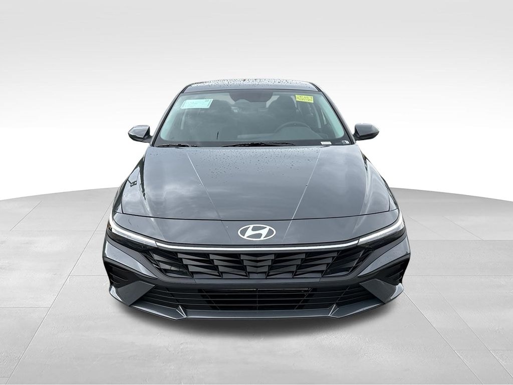 New 2026 Hyundai Elantra SE Sedan