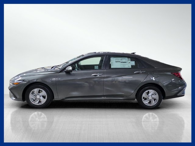 New 2026 Hyundai Elantra SE Sedan