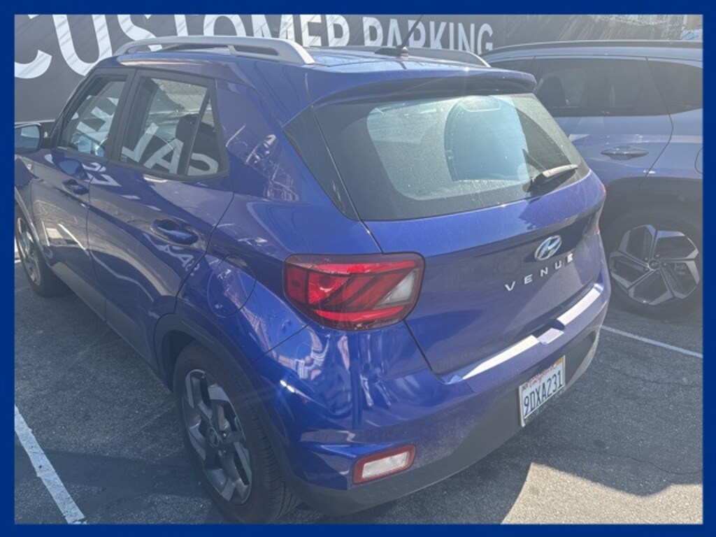 Used 2023 Hyundai Venue SEL SUV
