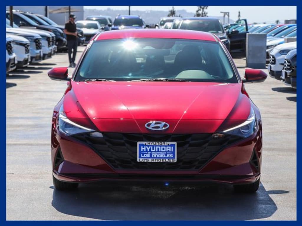 Used 2023 Hyundai Elantra SE Sedan