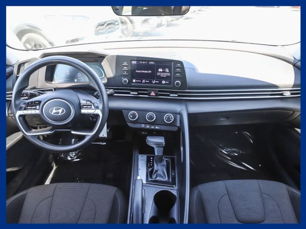 Used 2024 Hyundai Elantra SE Sedan