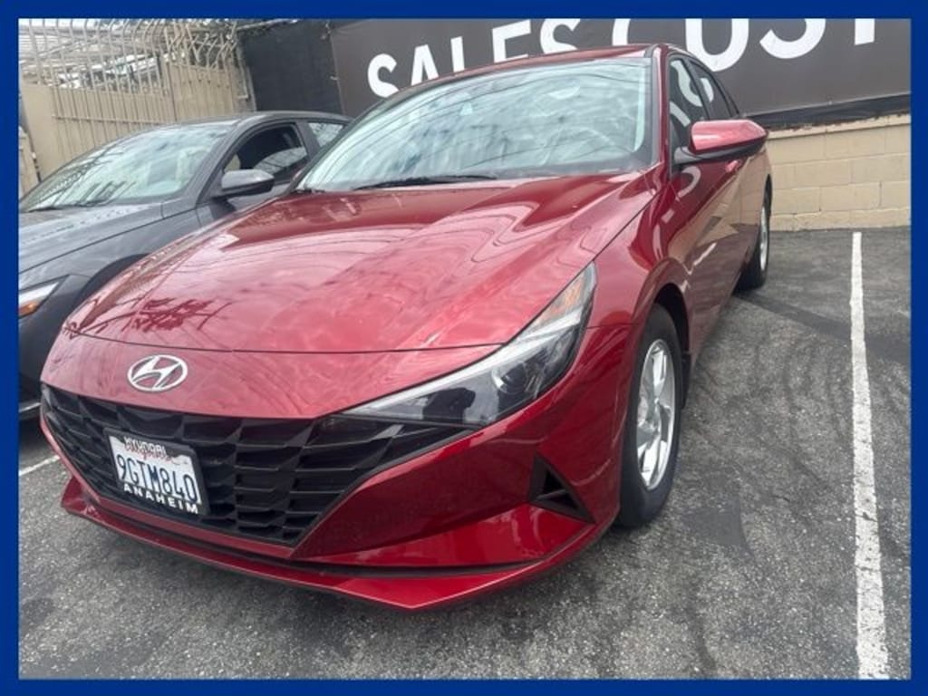 Used 2023 Hyundai Elantra SE Sedan
