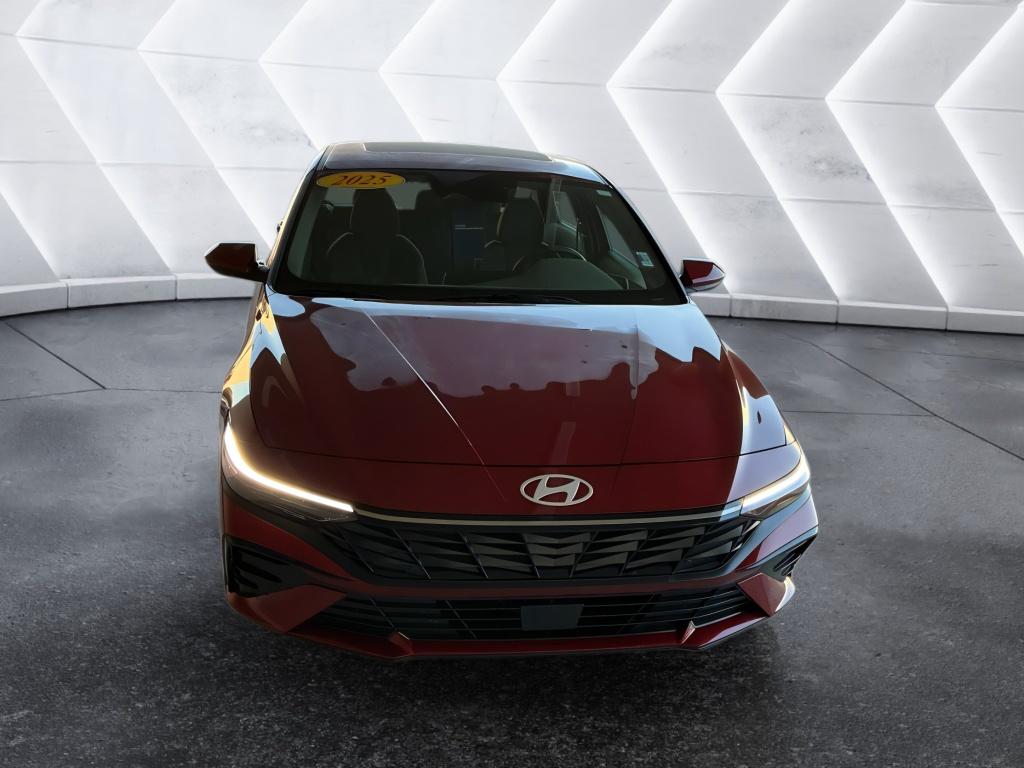 2025 Hyundai Elantra SEL Convenience photo 2