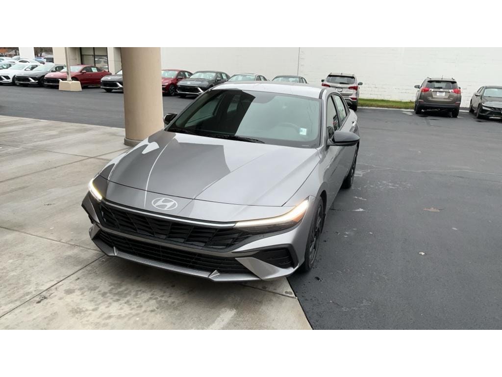 2026 Hyundai Elantra SEL's photo