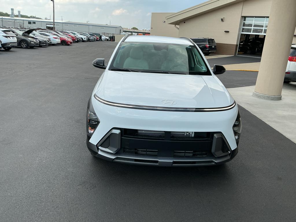 2026 Hyundai Kona SEL photo 2