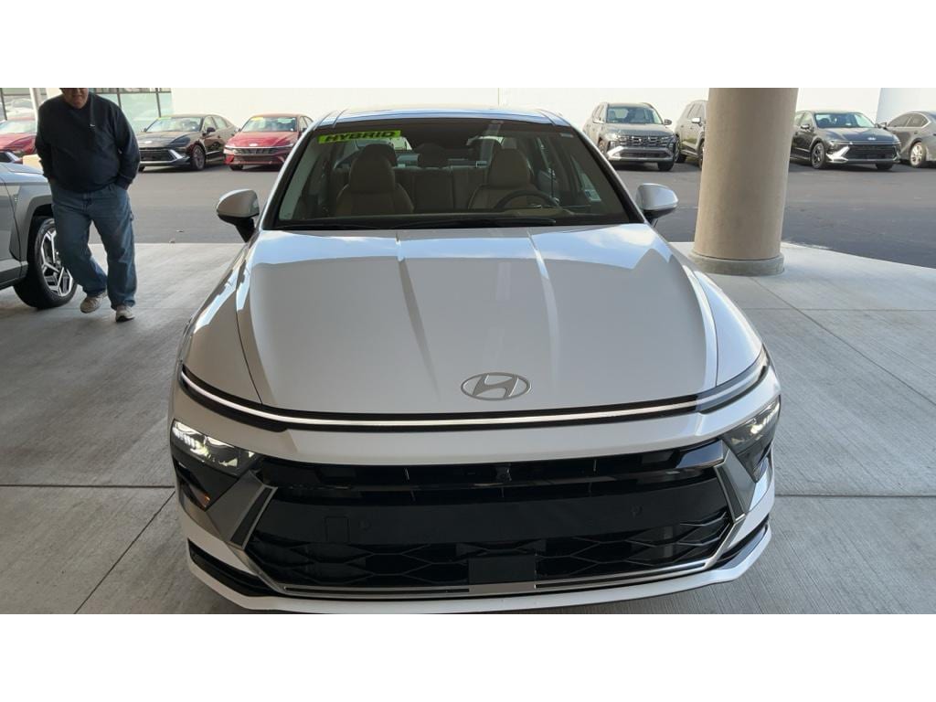2026 Hyundai Sonata Hybrid Limited's photo