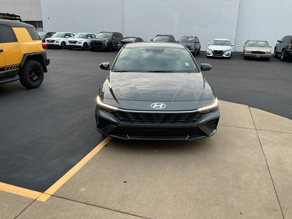 2026 Hyundai Elantra SEL's photo