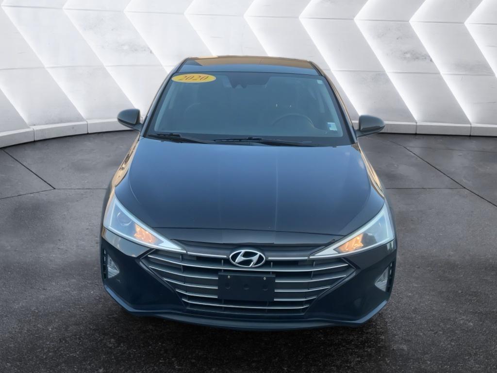 2020 Hyundai Elantra SEL photo 2