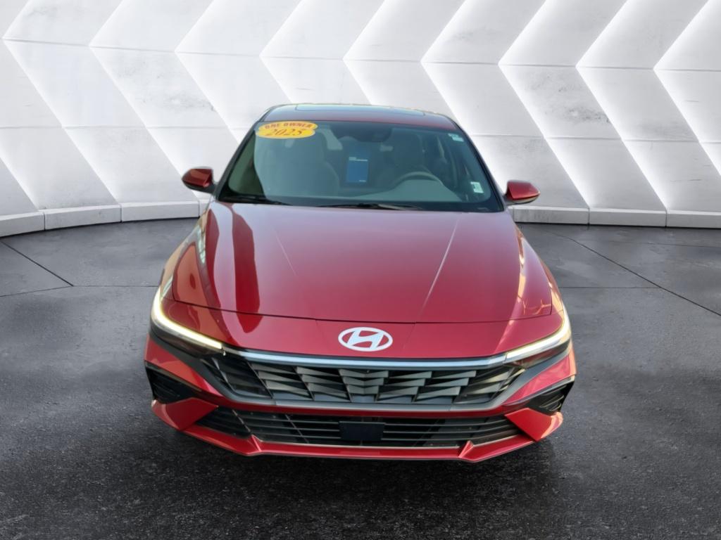 2025 Hyundai Elantra SEL Convenience photo 2