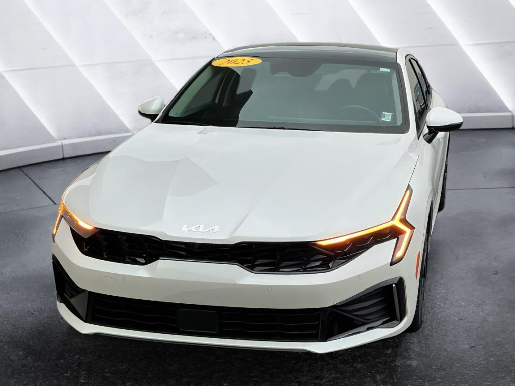 2025 Kia K5 EX's photo
