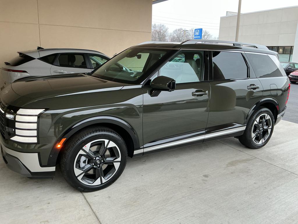 2026 Hyundai Palisade Limited photo 2