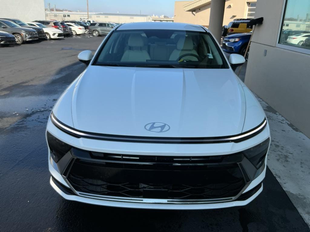 2026 Hyundai Sonata SEL's photo