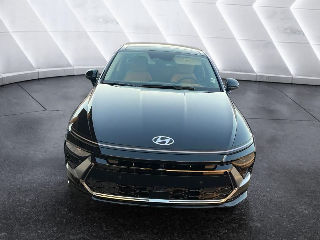 2026 Hyundai Sonata Hybrid Limited photo 2