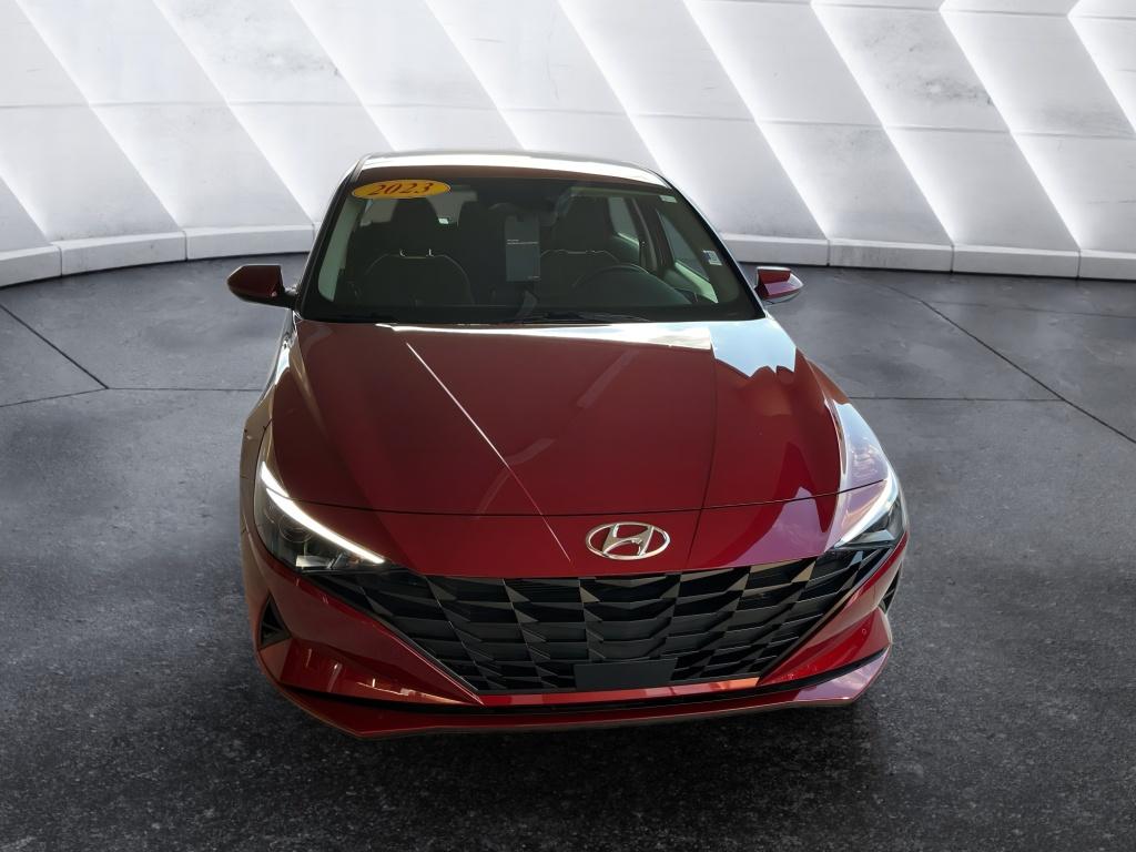 2023 Hyundai Elantra SEL photo 2