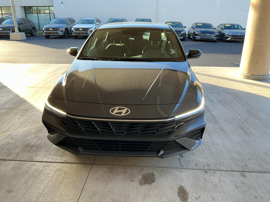 2026 Hyundai Elantra SEL's photo