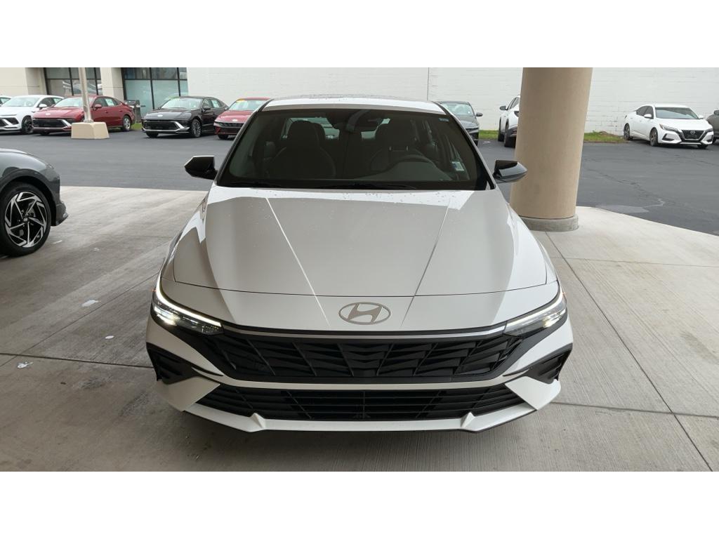 2026 Hyundai Elantra SEL's photo