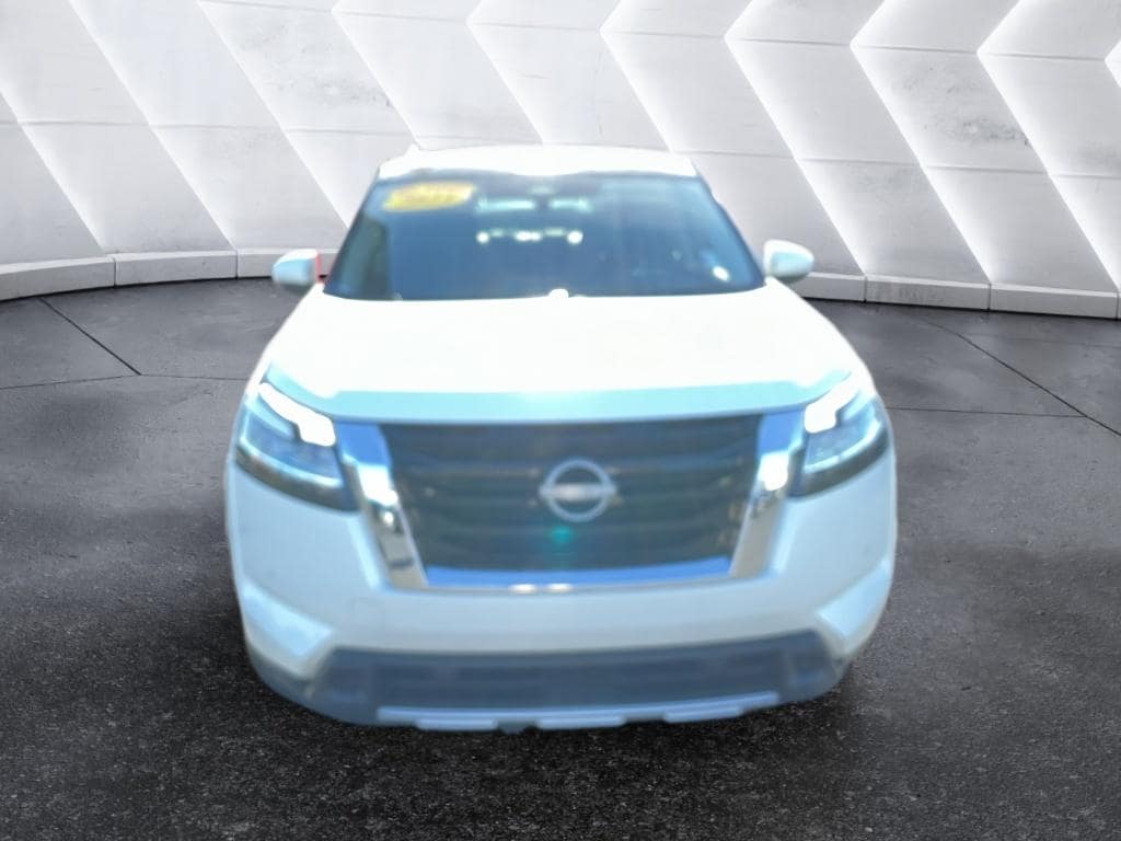 2023 Nissan Pathfinder SL's photo
