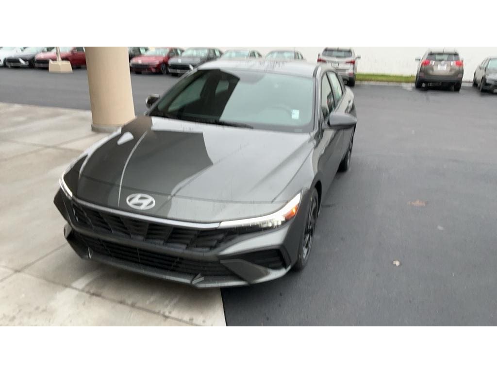 2026 Hyundai Elantra SEL's photo