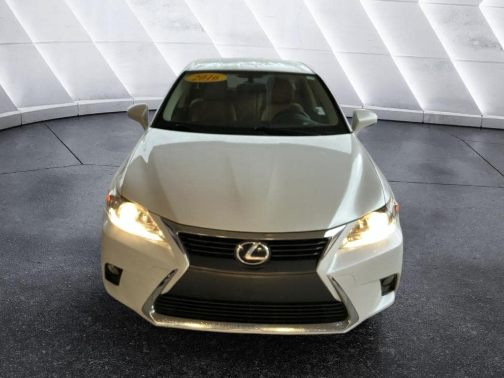 2016 Lexus CT Base's photo