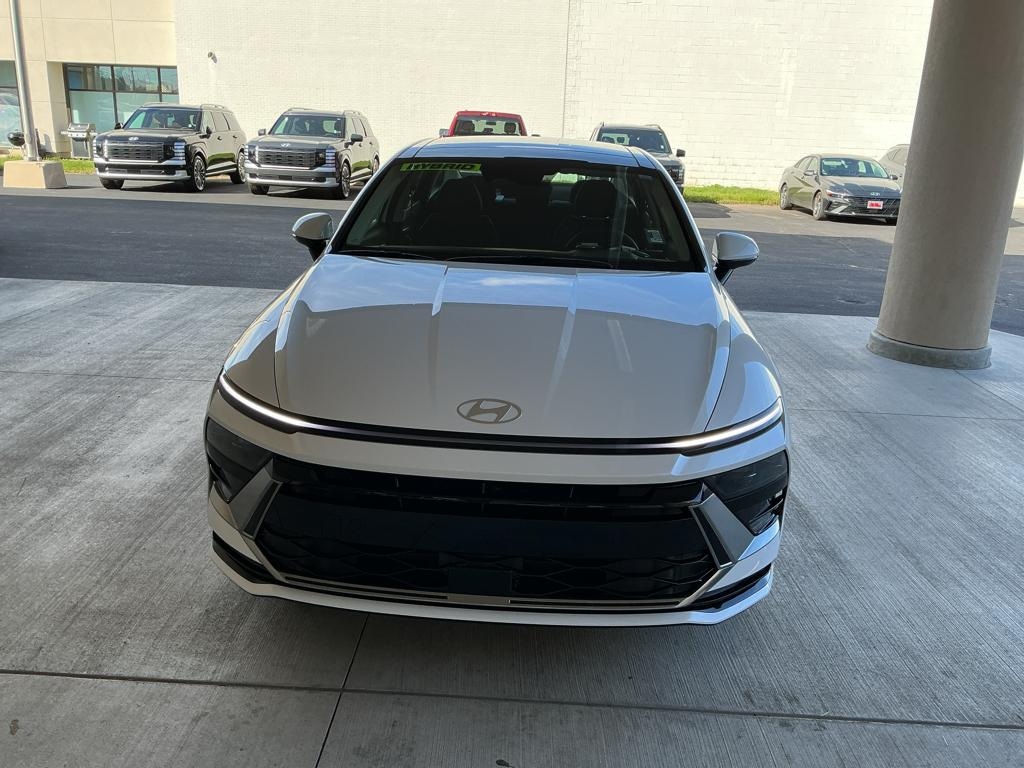 New 2026 Hyundai Sonata Hybrid SEL Sedan