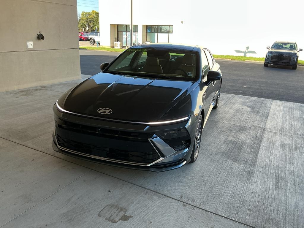 New 2026 Hyundai Sonata Hybrid Limited Sedan