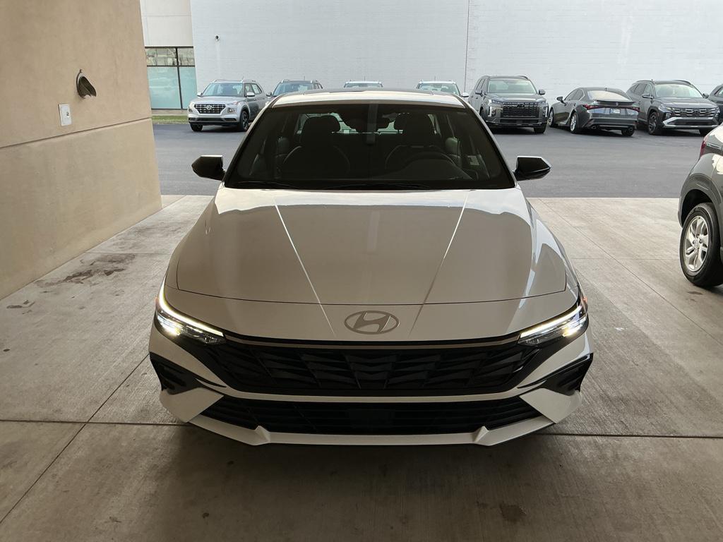 2026 Hyundai Elantra SEL's photo