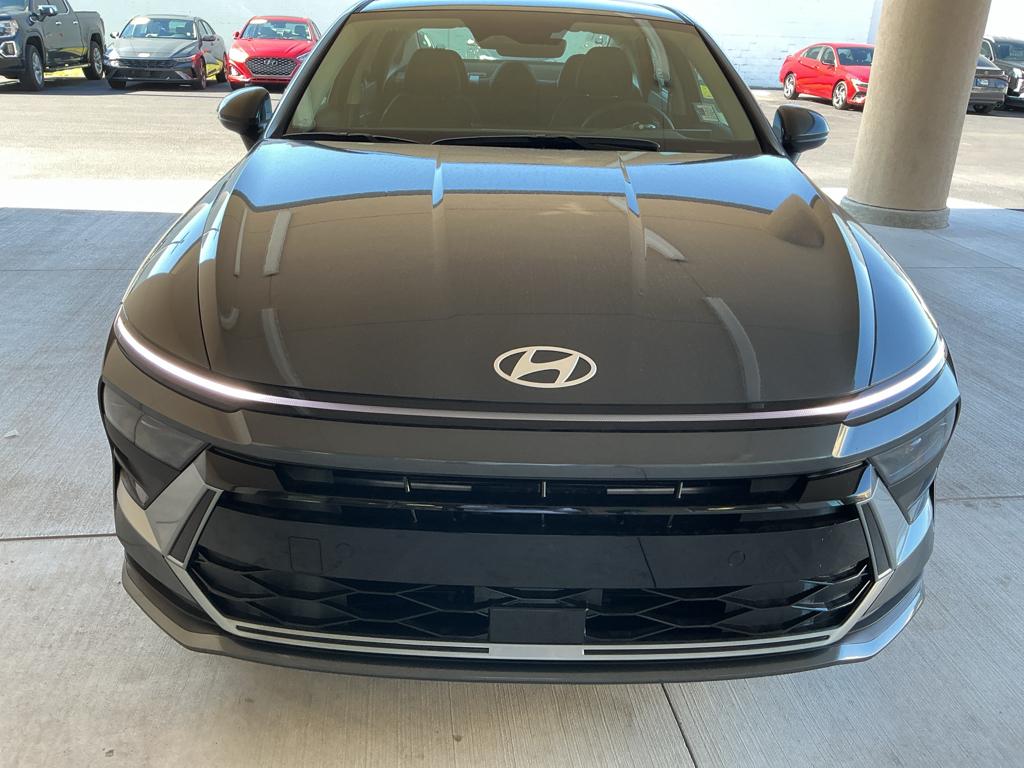 2026 Hyundai Sonata SE's photo
