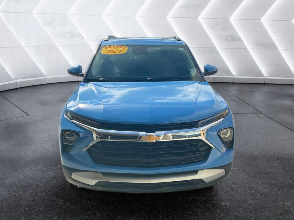 2024 Chevrolet Trailblazer LT photo 2