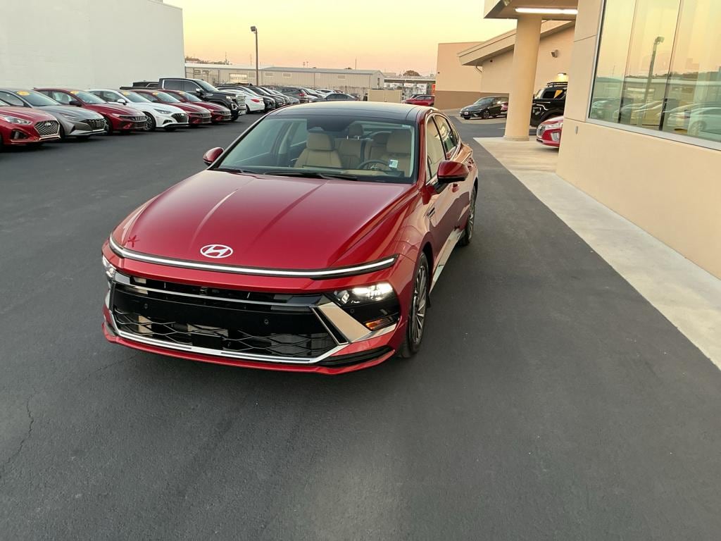 2026 Hyundai Sonata Hybrid Limited's photo