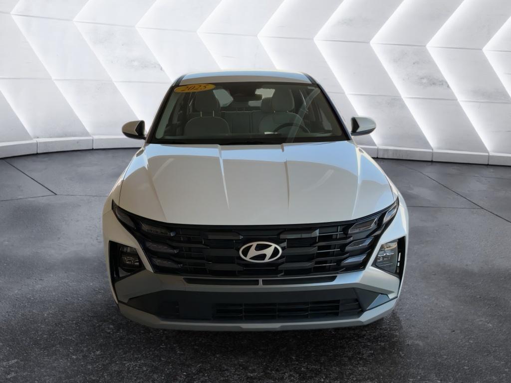 2025 Hyundai Tucson SE photo 2