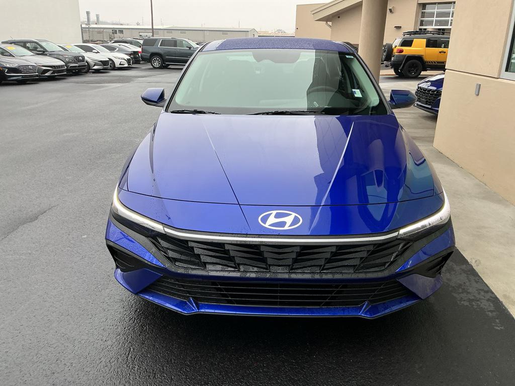 2026 Hyundai Elantra SE's photo