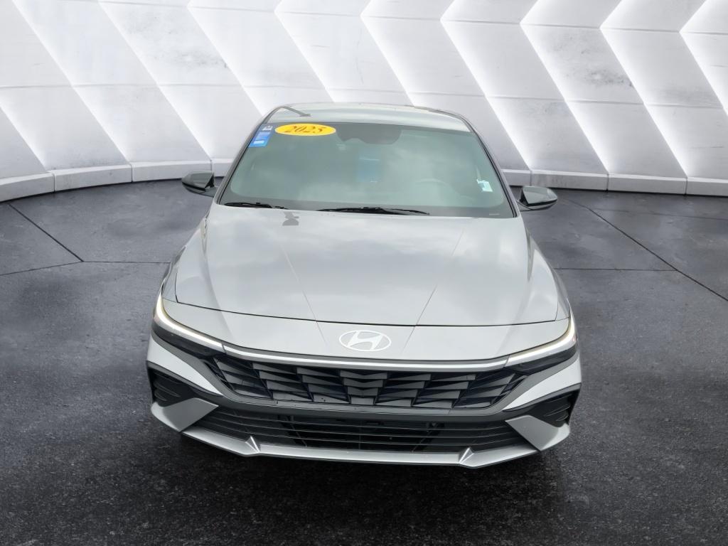 2025 Hyundai Elantra Blue photo 2