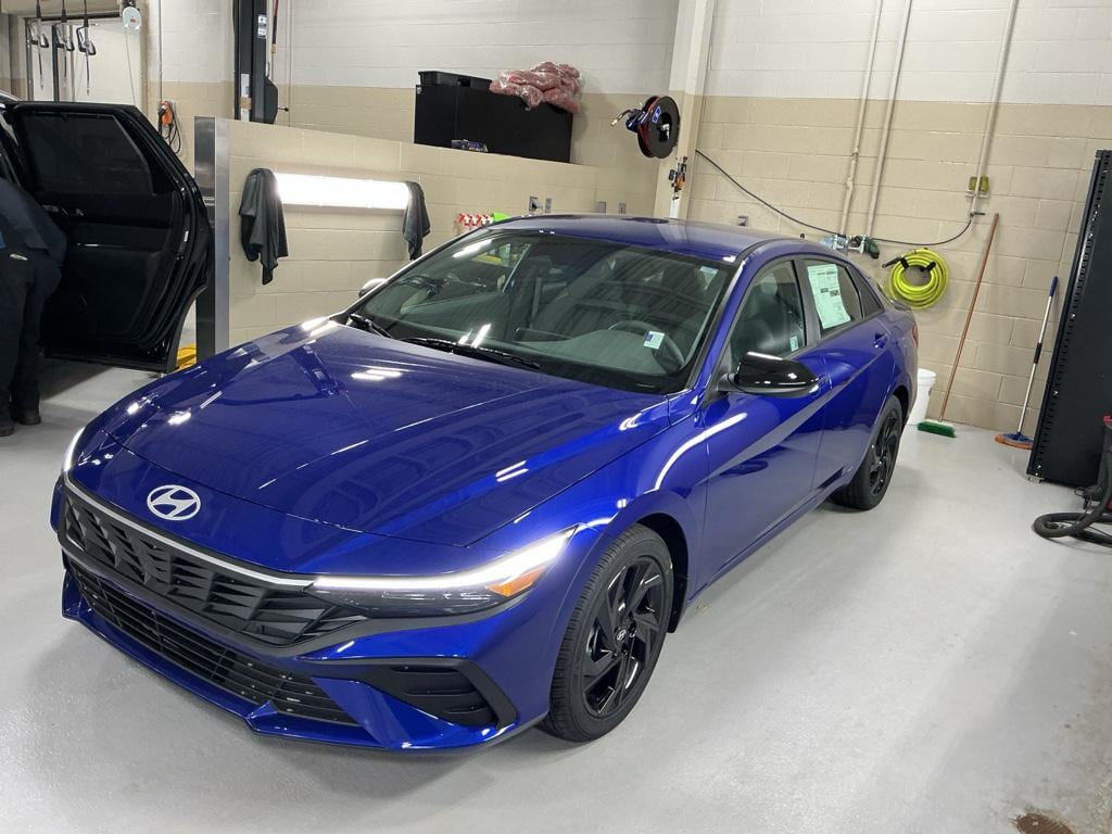 New 2026 Hyundai Elantra SEL Sport Sedan