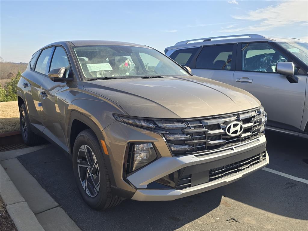 2026 Hyundai Tucson Blue SE's photo