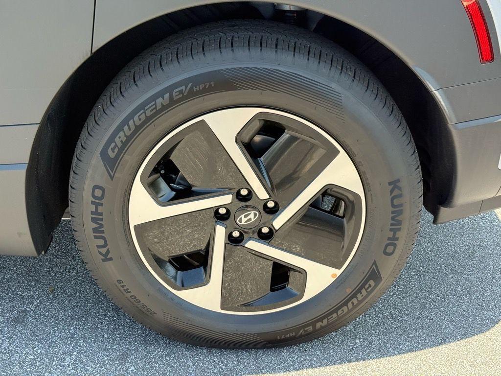 2026 Hyundai IONIQ 9 SE - Photo 13