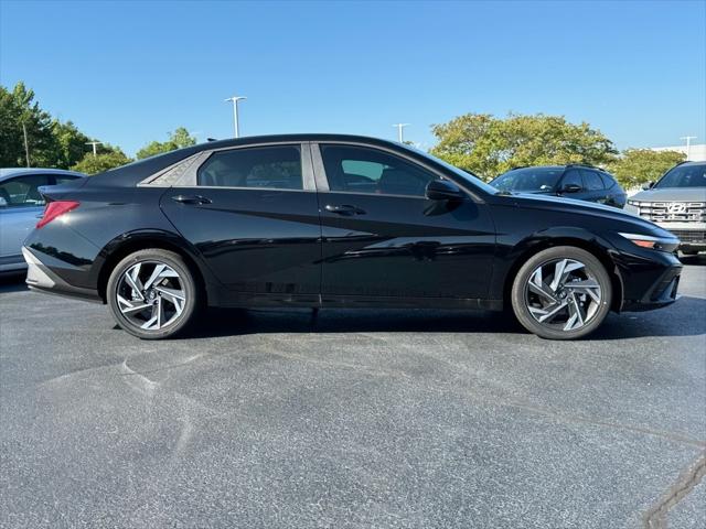 2025 Hyundai Elantra Hybrid SEL Sport photo 2