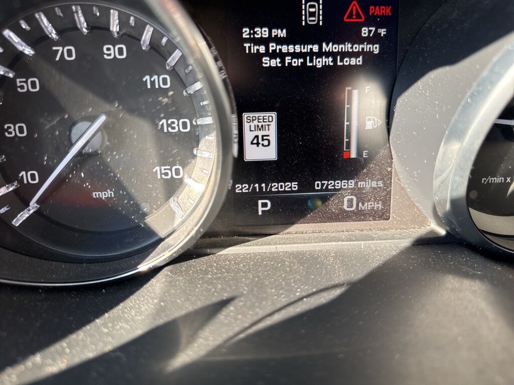 2016 Land Rover Discovery Sport HSE LUX photo 2