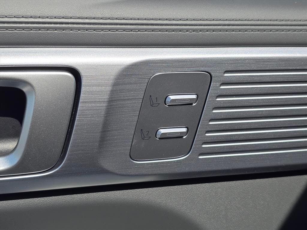 2026 Hyundai Santa Fe Limited - Photo 14