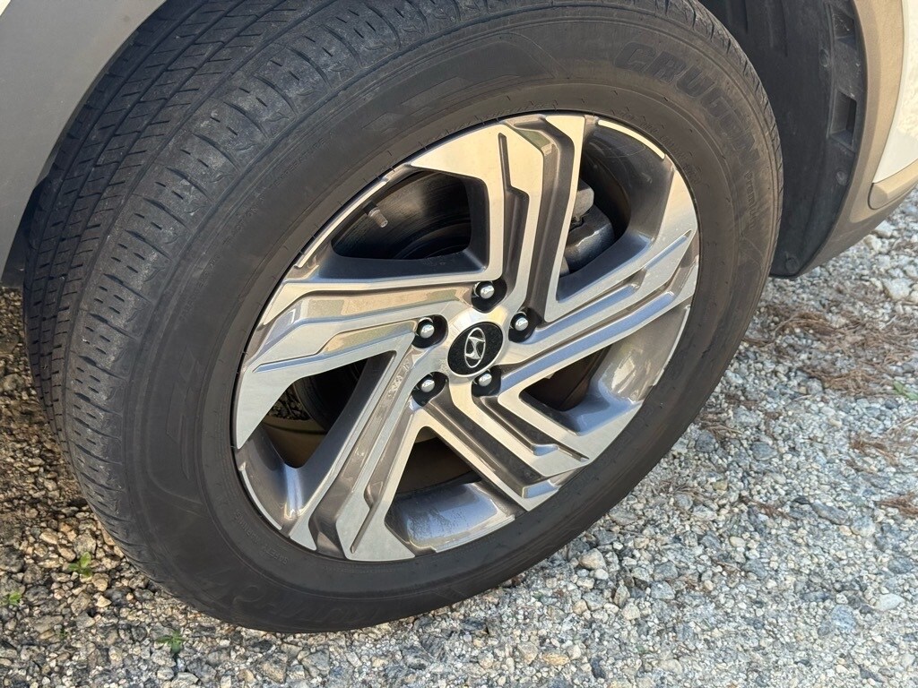 2023 Hyundai Santa Fe SEL photo 2