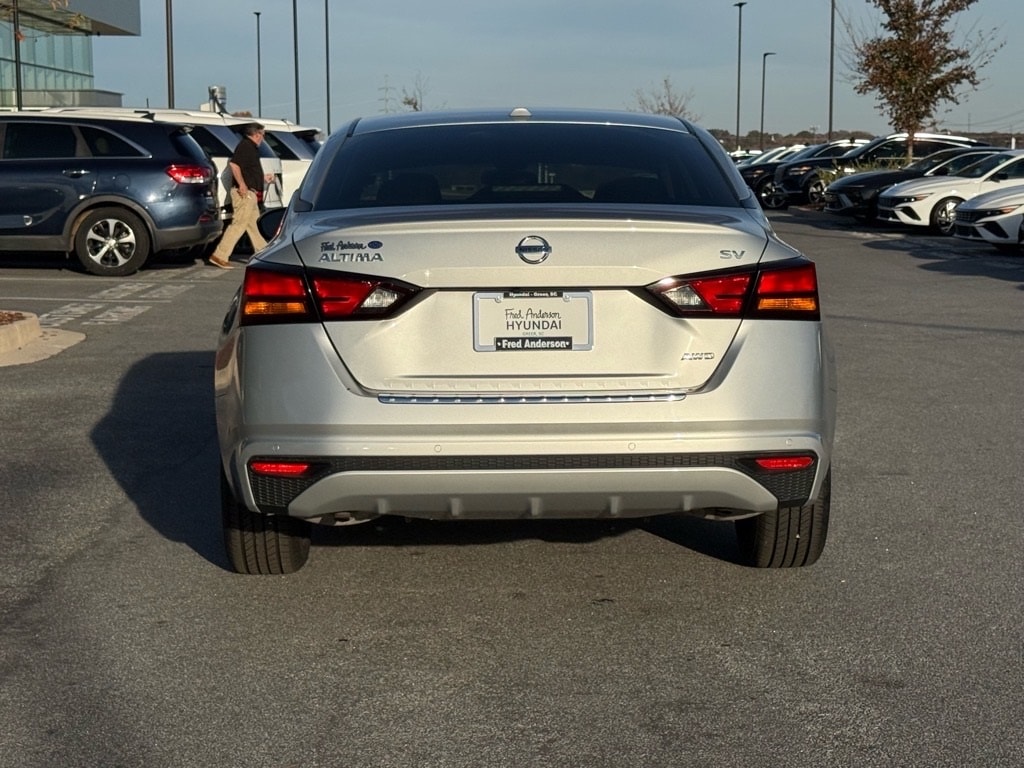 Used 2022 Nissan Altima 2.5 SV Sedan