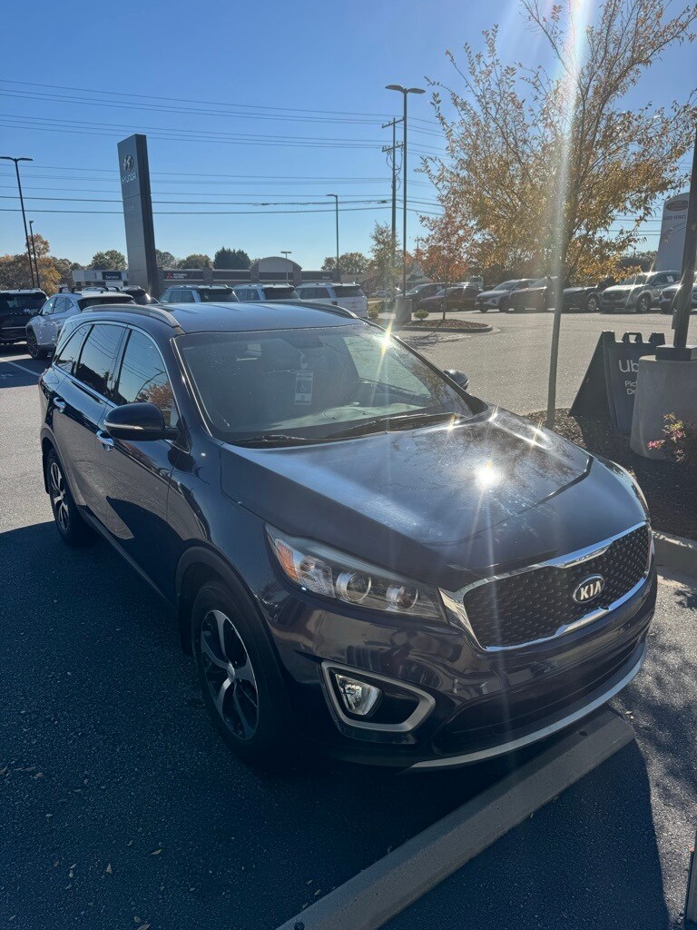 2018 Kia Sorento EX photo 2